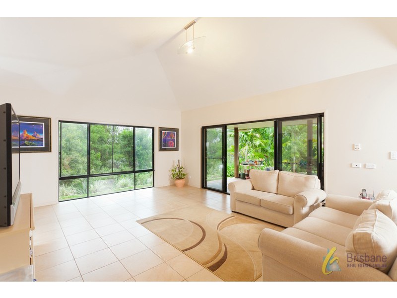 9 Parkwood Place, Anstead QLD 4070
