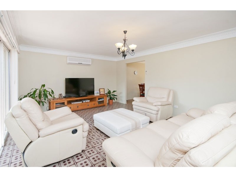 8 Durness Street, Kenmore QLD 4069