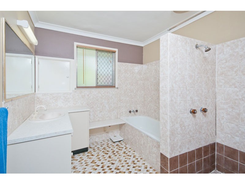 8 Durness Street, Kenmore QLD 4069