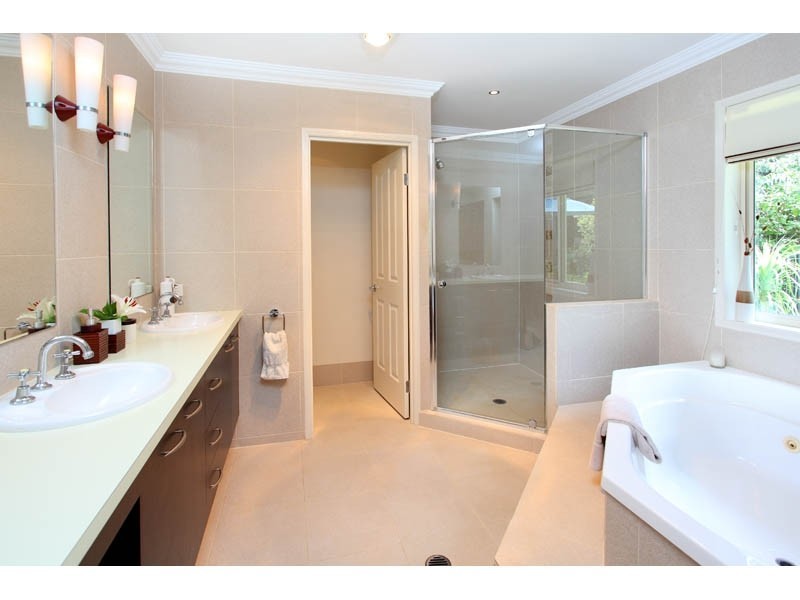 15 Fisher Place, Pullenvale QLD 4069