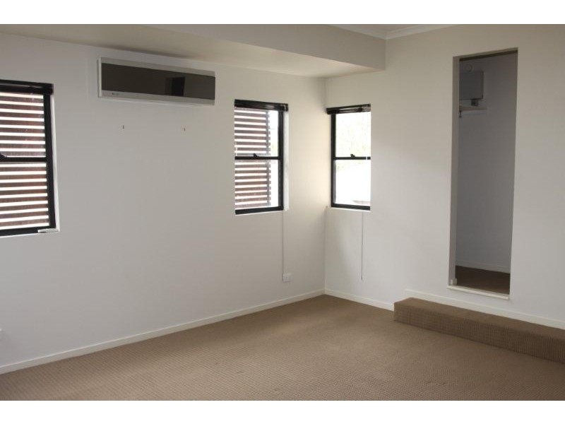 81 Clara Street, Corinda QLD 4075