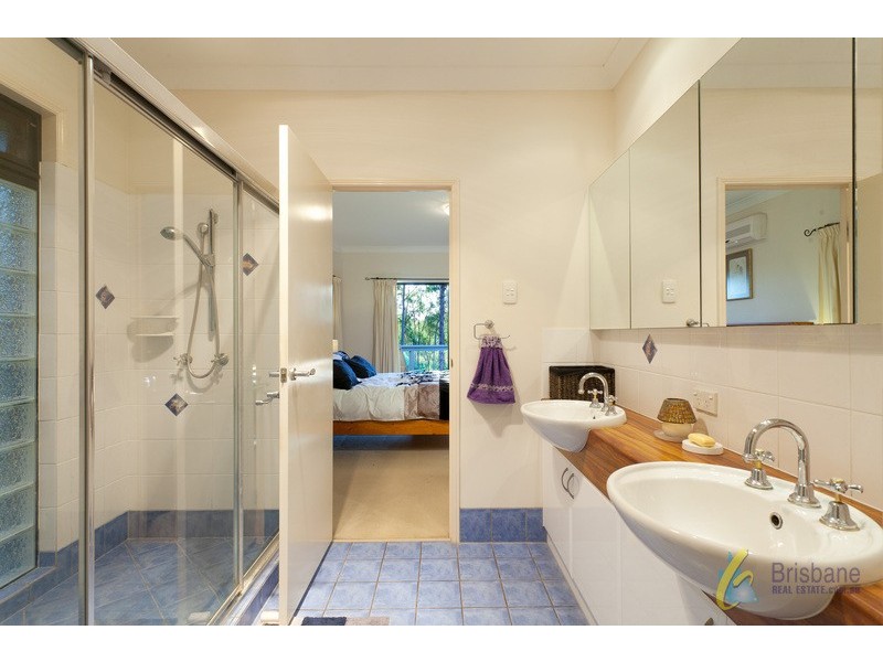 43 York St, Mount Crosby QLD 4306