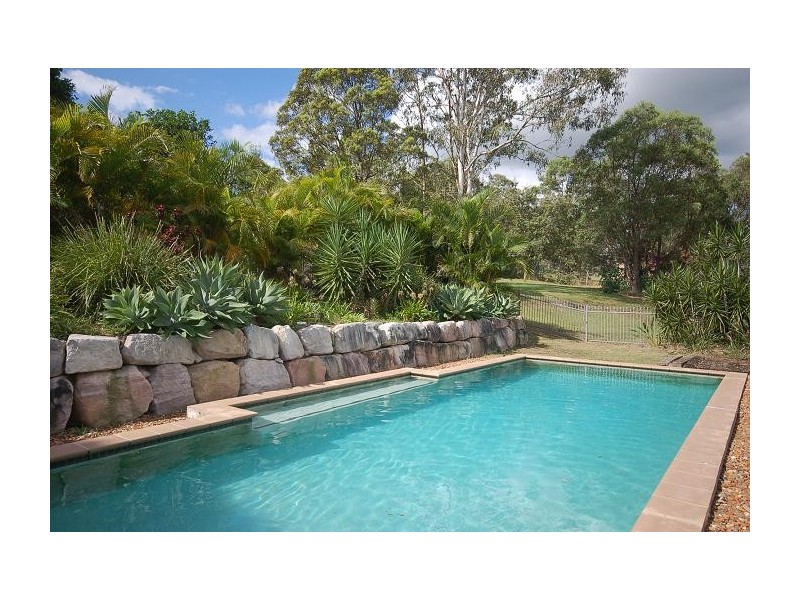 18 Darling Ct, Karalee QLD 4306