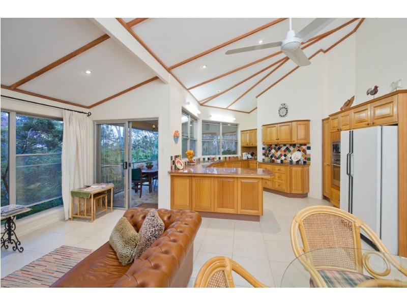 245 Huntingdale Street, Pullenvale QLD 4069