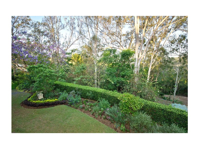 245 Huntingdale Street, Pullenvale QLD 4069