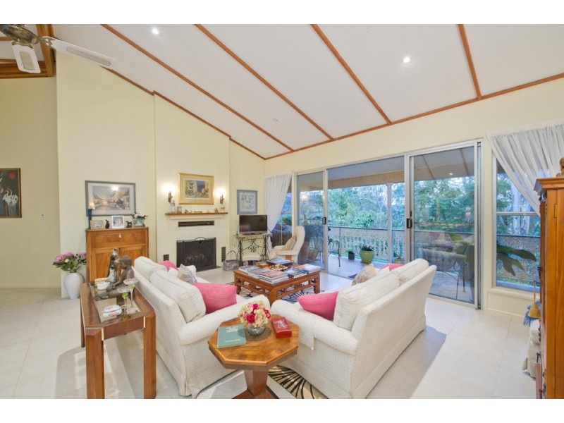 245 Huntingdale Street, Pullenvale QLD 4069