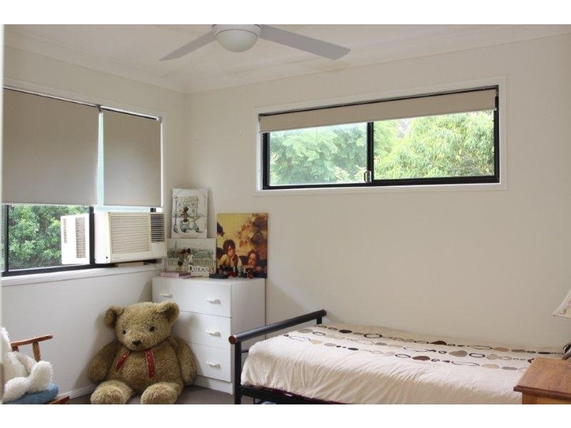 2 Evergreen Close, Kenmore QLD 4069