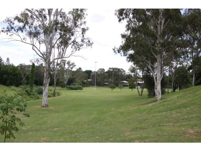 2 Evergreen Close, Kenmore QLD 4069