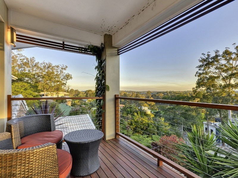 16 Robertson Place, Fig Tree Pocket QLD 4069