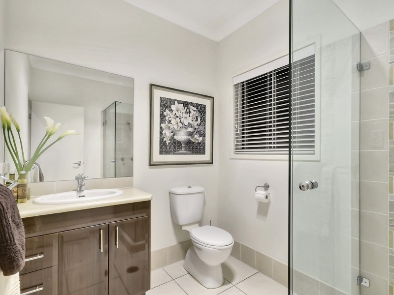 16 Robertson Place, Fig Tree Pocket QLD 4069