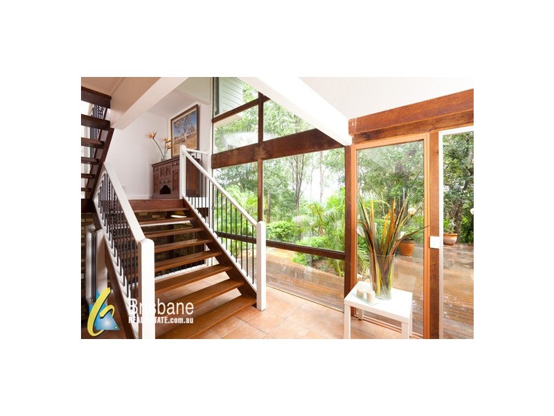 33 Vyner Street, Pinjarra Hills QLD 4069