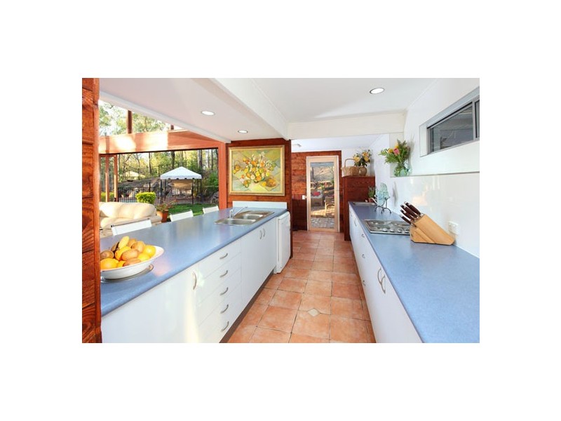 33 Vyner Street, Pinjarra Hills QLD 4069