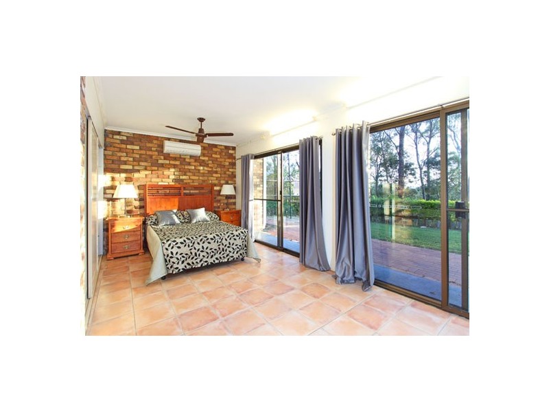 33 Vyner Street, Pinjarra Hills QLD 4069