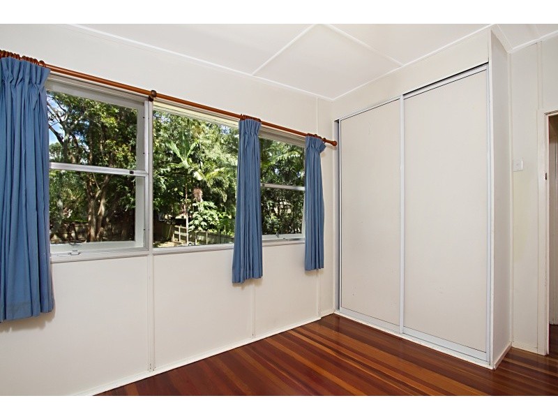 30 Princeton Street, Kenmore QLD 4069