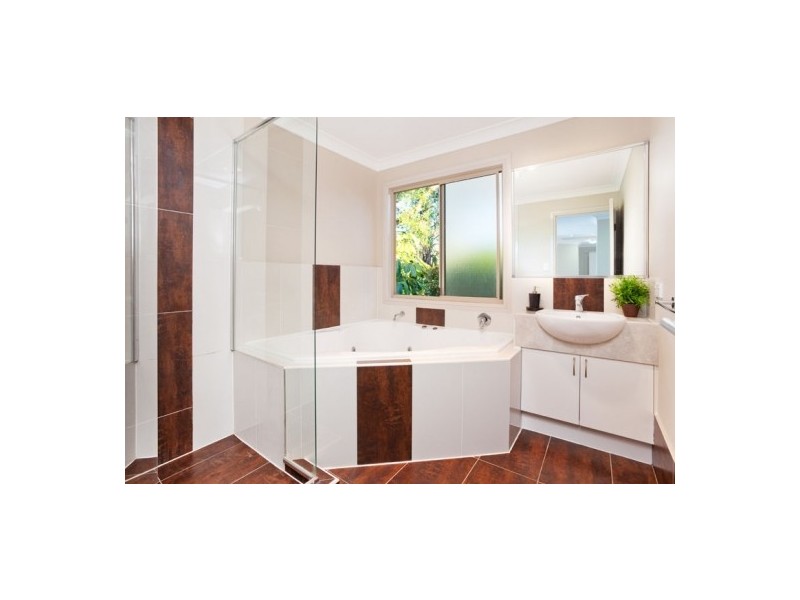 21 Currong Street, Kenmore QLD 4069