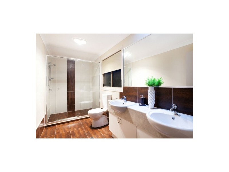 21 Currong Street, Kenmore QLD 4069