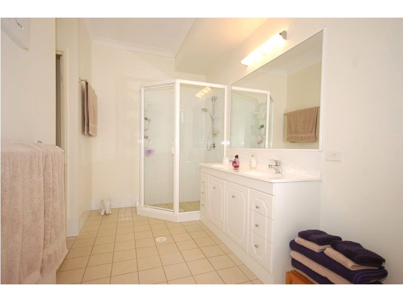 403 George Holt Drive, Mount Crosby QLD 4306