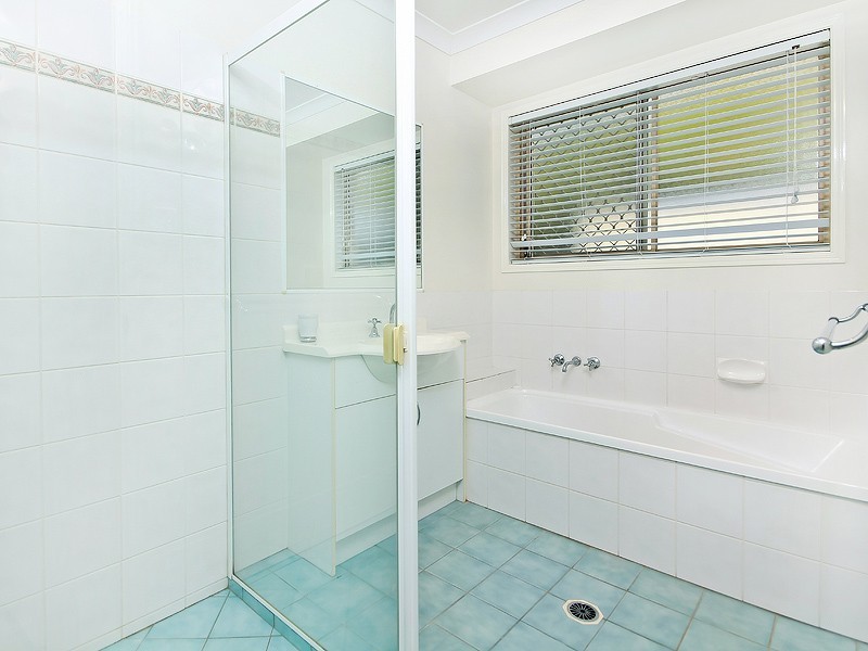 11 Beaufort Crescent, Moggill QLD 4070