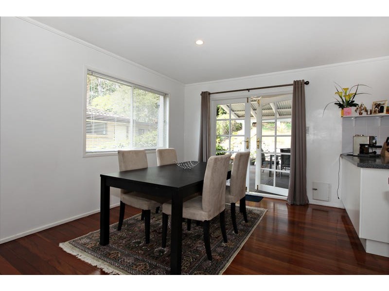 33 Cassandra Street, Chapel Hill QLD 4069