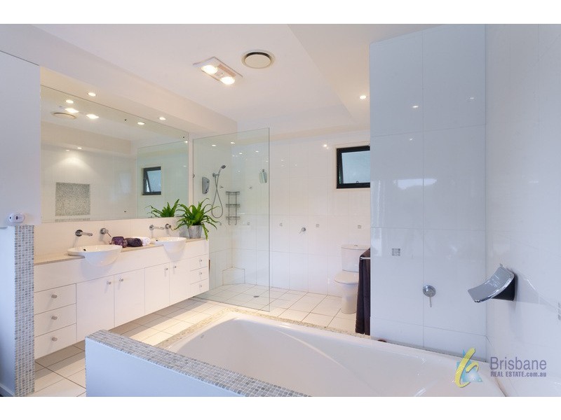 31 Ormadale Street, Yeronga QLD 4104