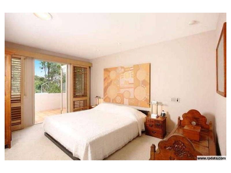 14 Louise Street, Kenmore QLD 4069