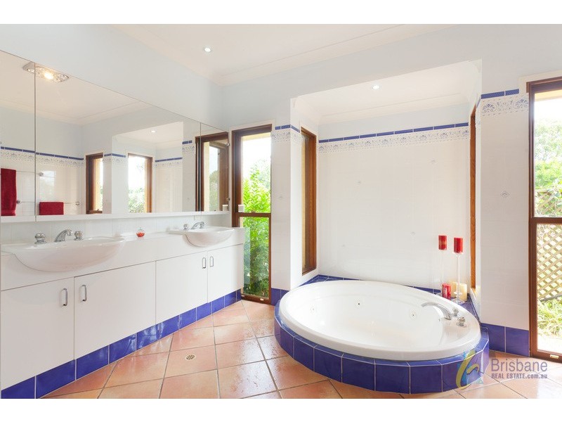 422 Grandview Road, Pullenvale QLD 4069