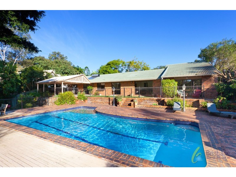 57 Mount Ommaney Dr, Jindalee QLD 4074