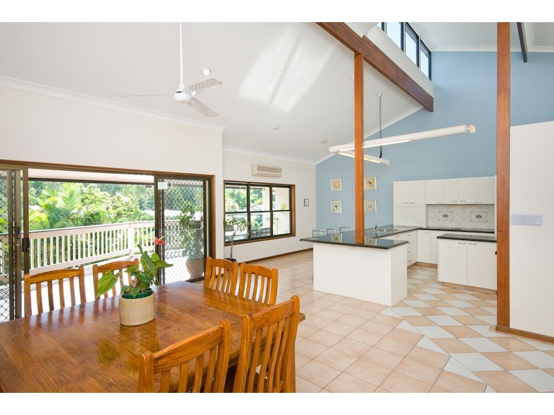 9 Clarkson Place, Kenmore Hills QLD 4069