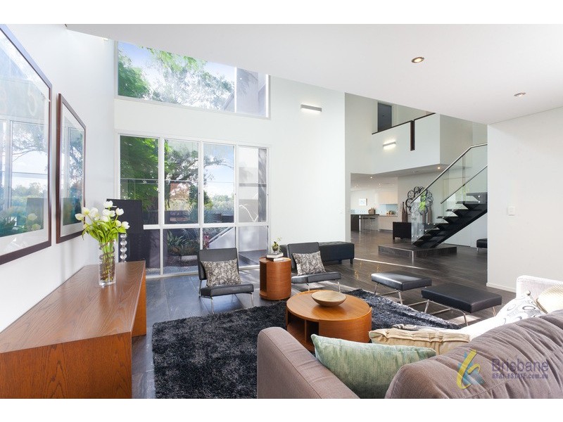 91 Brisbane Corso, Fairfield QLD 4103