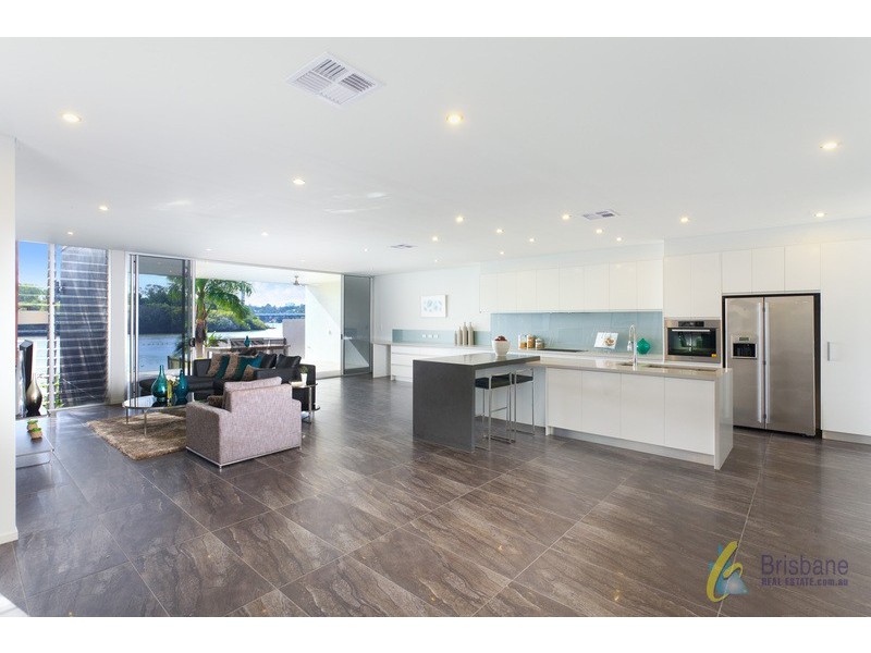 91 Brisbane Corso, Fairfield QLD 4103