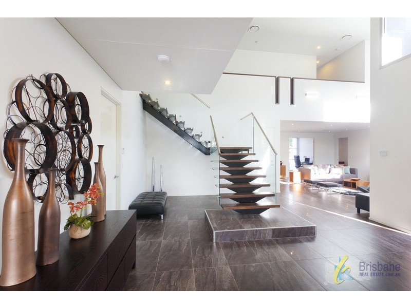 91 Brisbane Corso, Fairfield QLD 4103