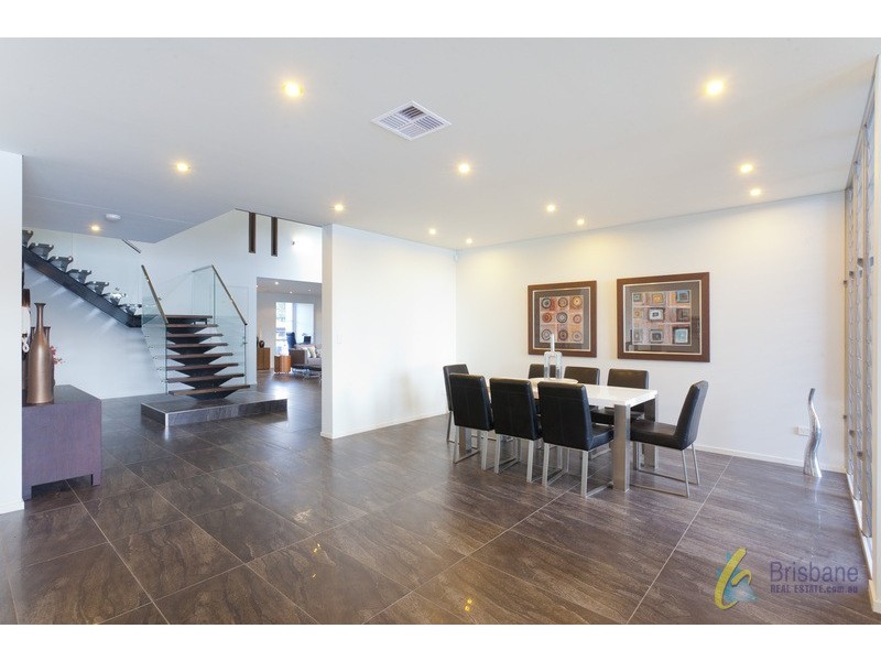 91 Brisbane Corso, Fairfield QLD 4103