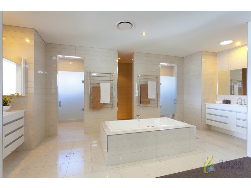 91 Brisbane Corso, Fairfield QLD 4103