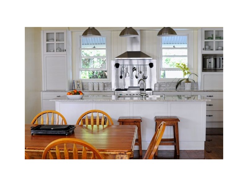 48 Kew Rd, Graceville QLD 4075