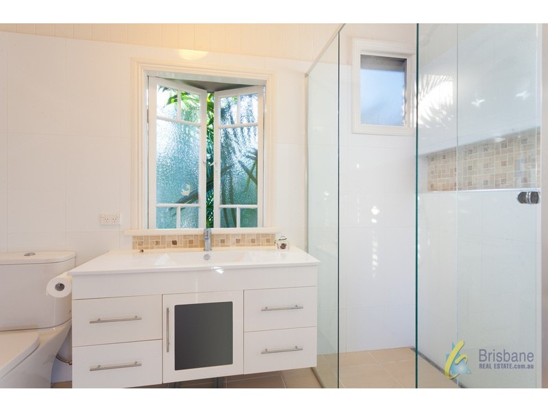 19 Berry St, Sherwood QLD 4075