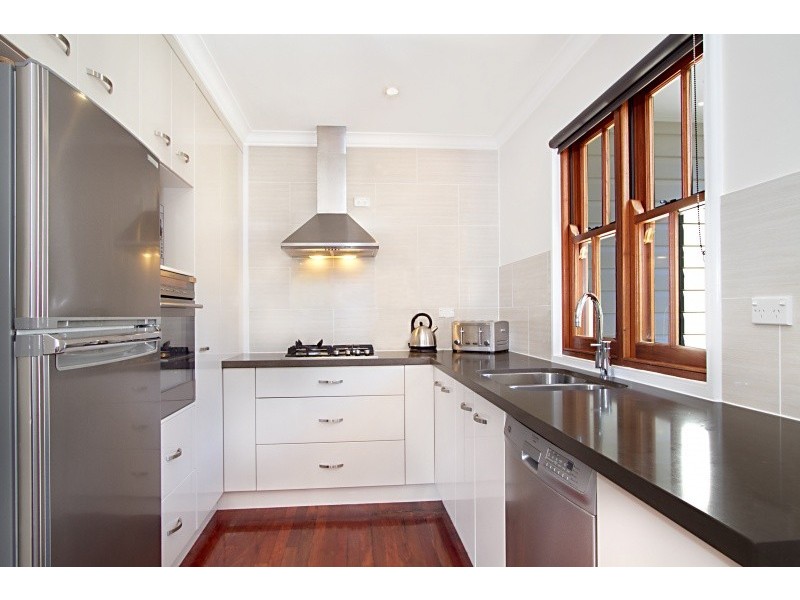 24 Argyle Street, Seventeen Mile Rocks QLD 4073