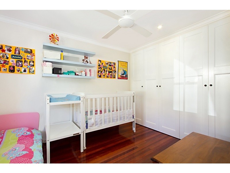 24 Argyle Street, Seventeen Mile Rocks QLD 4073