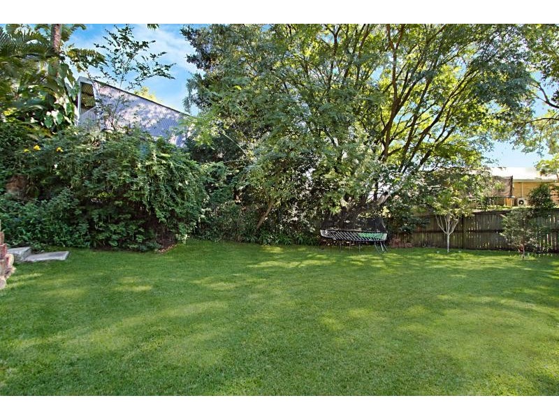 24 Argyle Street, Seventeen Mile Rocks QLD 4073