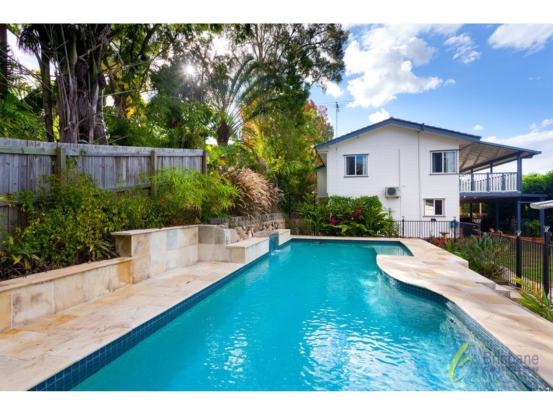 68 Burns Parade, Chapel Hill QLD 4069