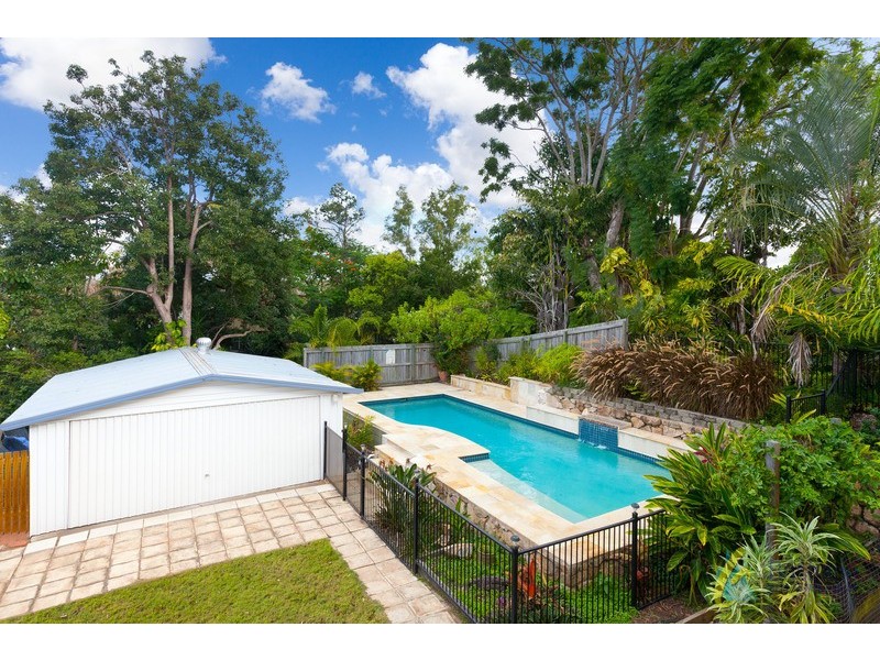 68 Burns Parade, Chapel Hill QLD 4069