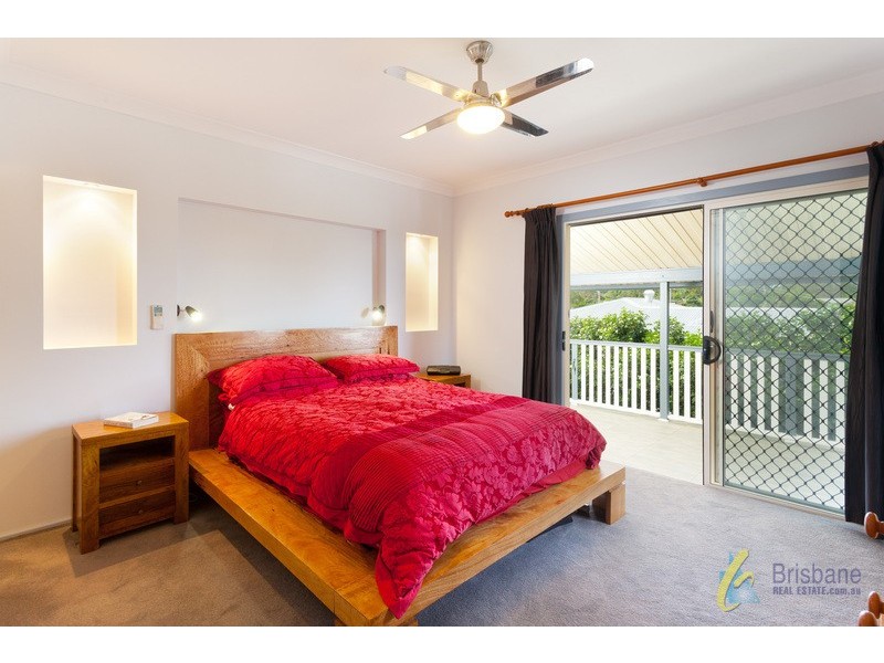 68 Burns Parade, Chapel Hill QLD 4069