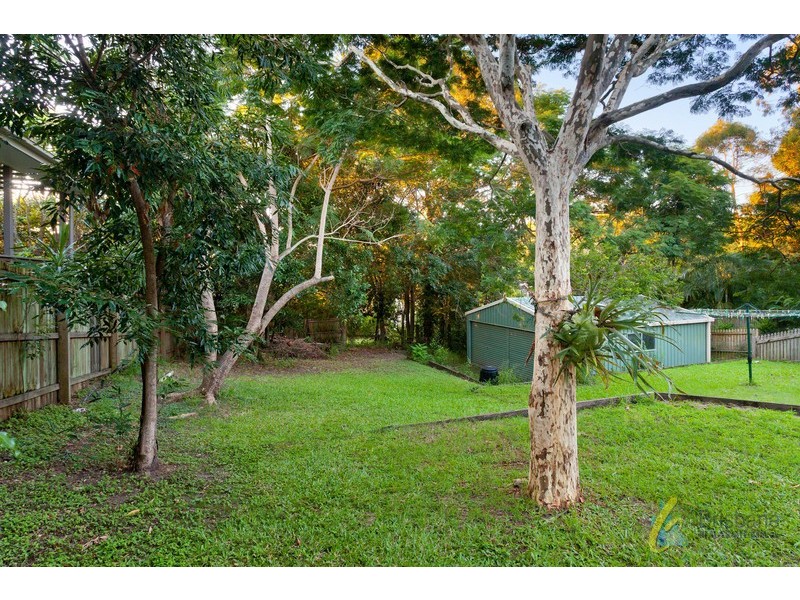 37 Burns Parade, Chapel Hill QLD 4069