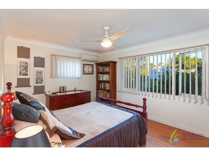 37 Burns Parade, Chapel Hill QLD 4069