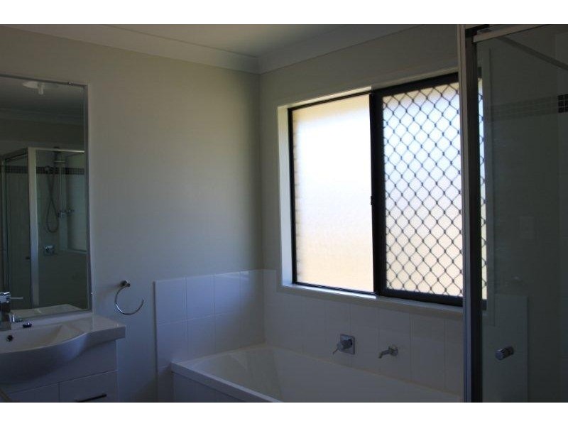28 Stanaway Place, Bellbowrie QLD 4070