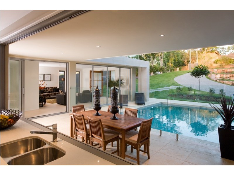 9 Castile  Street, Indooroopilly QLD 4068