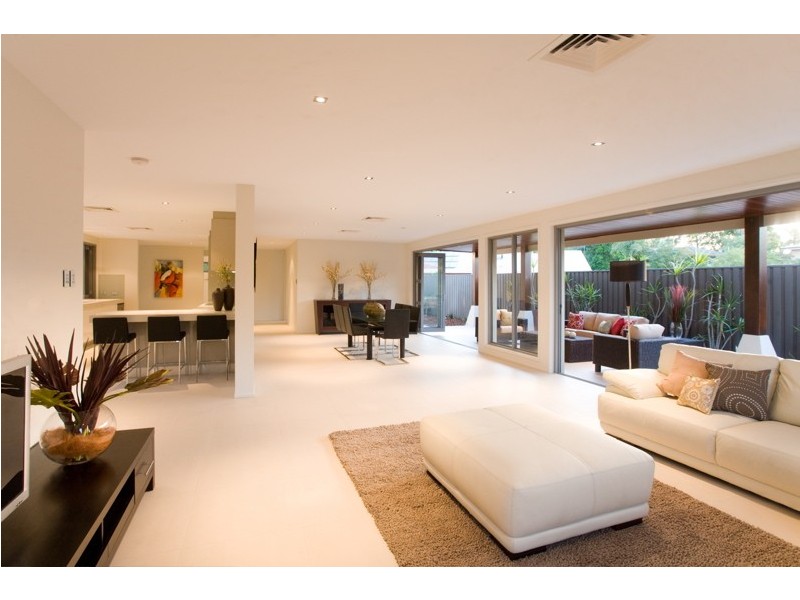 9 Castile  Street, Indooroopilly QLD 4068