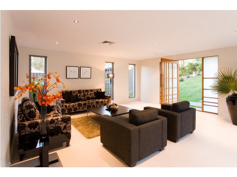 9 Castile  Street, Indooroopilly QLD 4068
