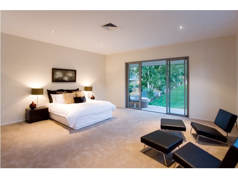 9 Castile  Street, Indooroopilly QLD 4068