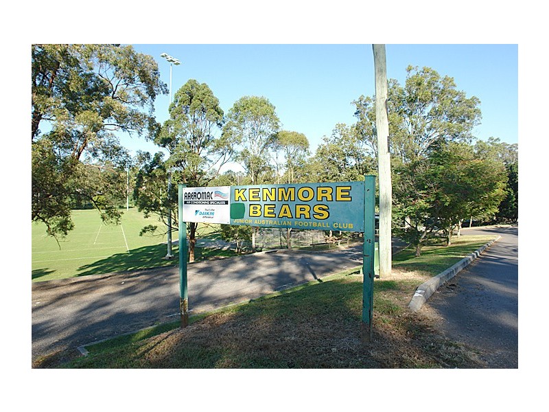 46 Burns Pde,, Chapel Hill QLD 4069