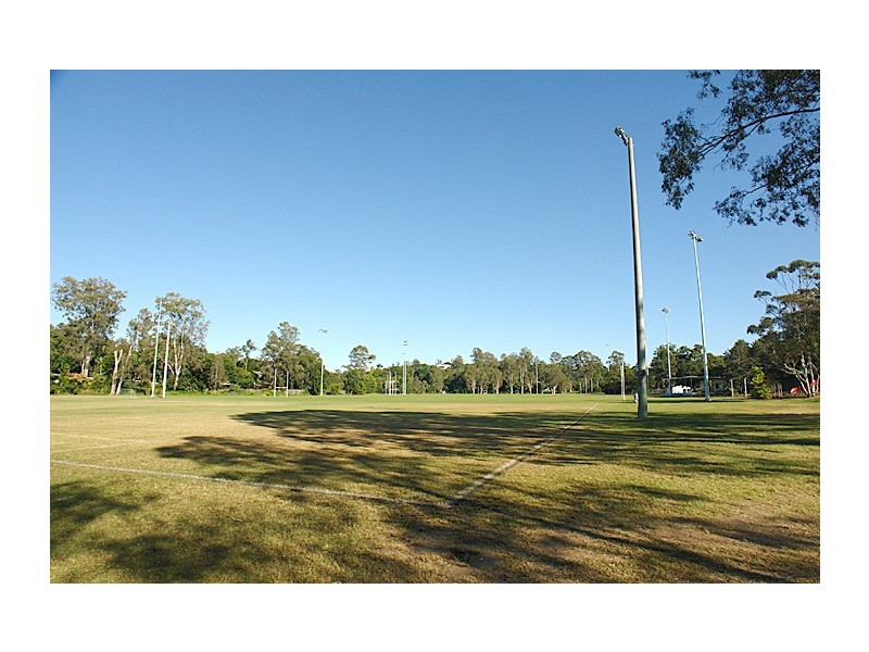 48 Burns Pde,, Chapel Hill QLD 4069